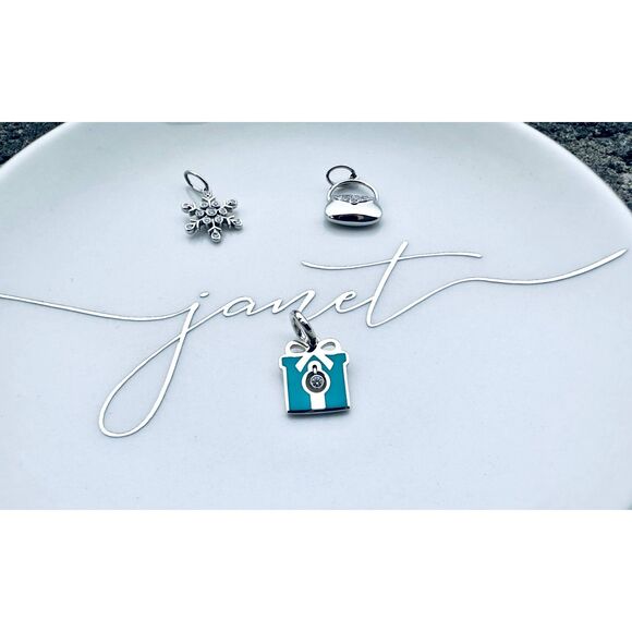 ❌Rare❌ Tiffany & Co Enamel Diamond Present Gift Box Charm Pendant in Silver - Picture 1 of 5